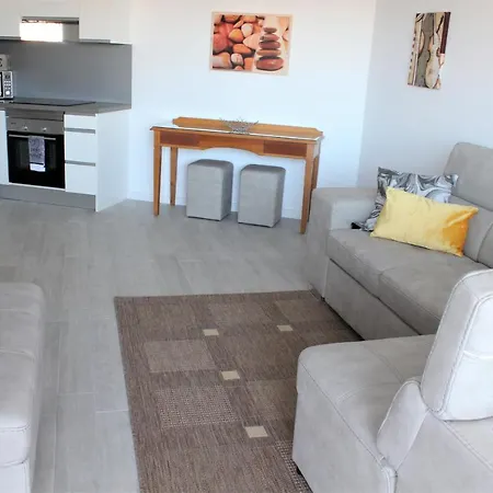 Apartment Wonderful 2 Bd With Great Terrace