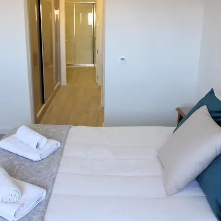 Wonderful 2 Bd With Great Terrace Apartment
