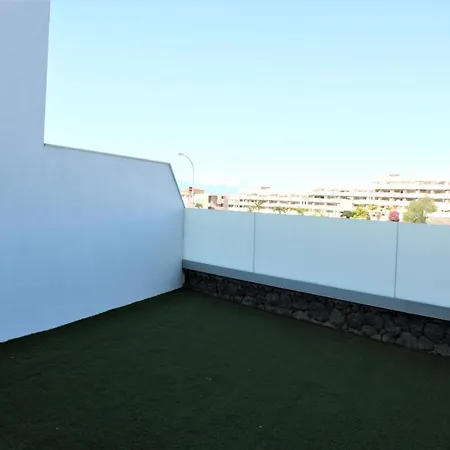 Wonderful 2 Bd With Great Terrace