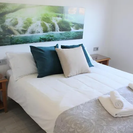 Wonderful 2 Bd With Great Terrace