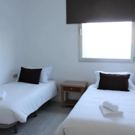 Wonderful 2 Bd With Great Terrace *