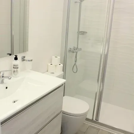 Wonderful 2 Bd With Great Terrace *