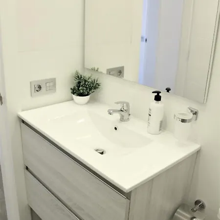 Wonderful 2 Bd With Great Terrace Апартаменты