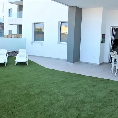 Wonderful 2 Bd With Great Terrace Апартаменты